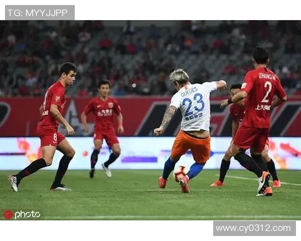 2018年鲁能与上港激战回顾:精彩瞬间与赛季影响分析 2018年鲁能与上港激战回顾:精彩瞬间与赛季影响分析